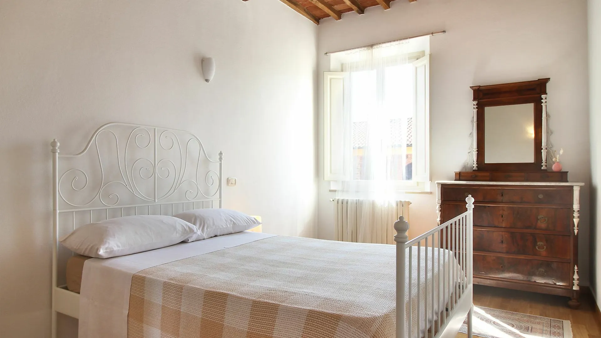 Casa Vita Capannori Italy
